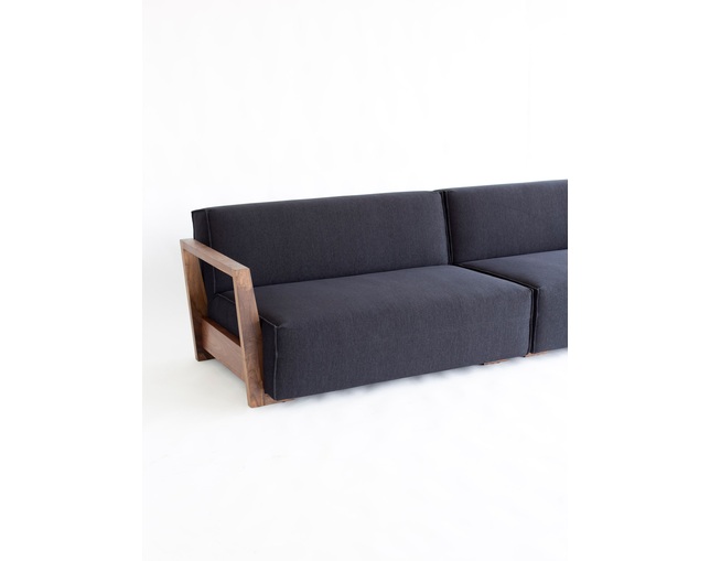 NOUS PROJECTS BARIS One-Arm Sofaの写真