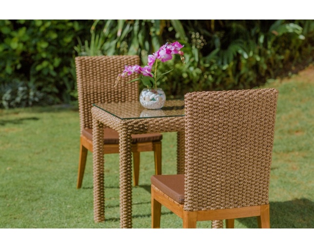 Valen Synthetic Hyacinth No Arm Chairの写真
