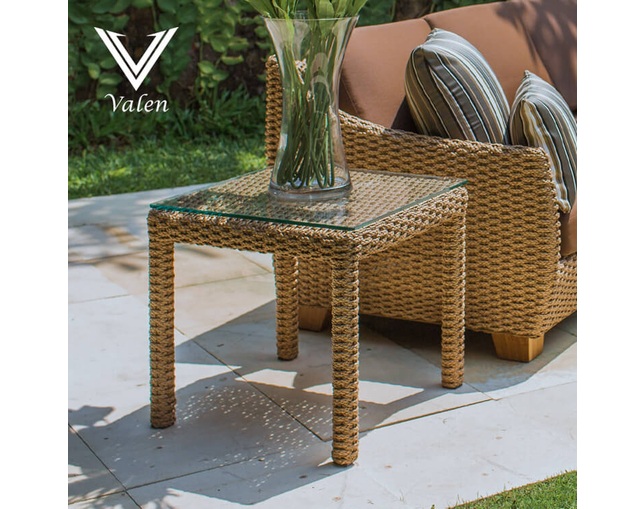 Valen Synthetic Hyacinth Square Side Tableの写真