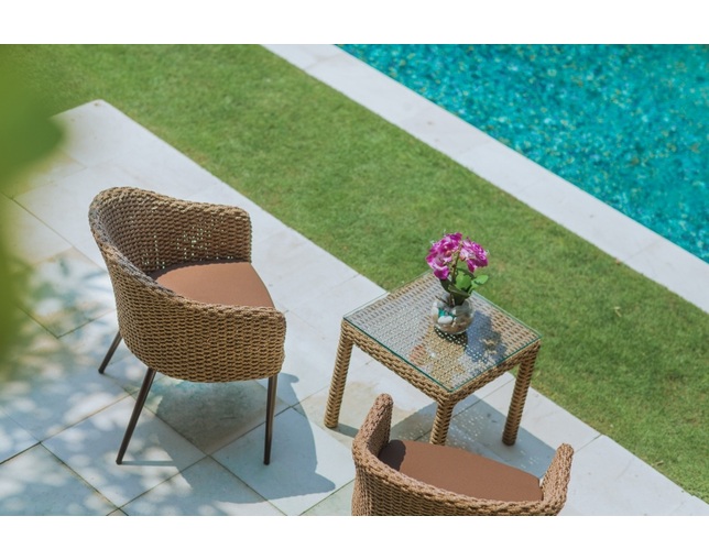 Valen Synthetic Hyacinth Square Side Tableの写真