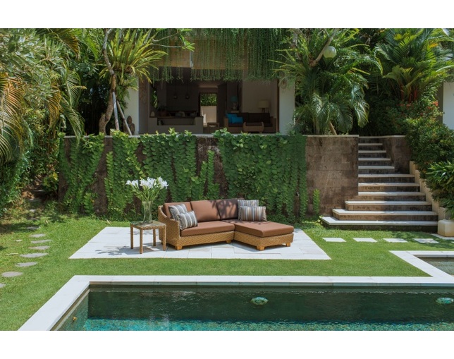 Valen Synthetic Hyacinth Square Side Tableの写真