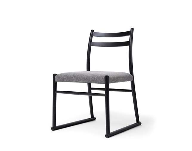 ROCKSTONE READY-MADE side chairの写真