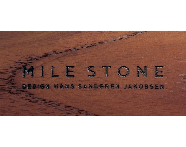 MILE STONE DINING TABLEの写真