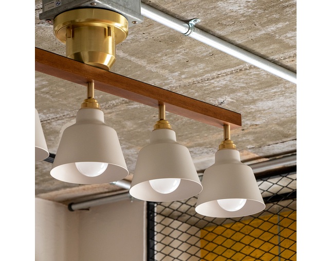 gram eight TENNESSEE KORAT 5灯シーリングライト【リモコン電球セット】の写真