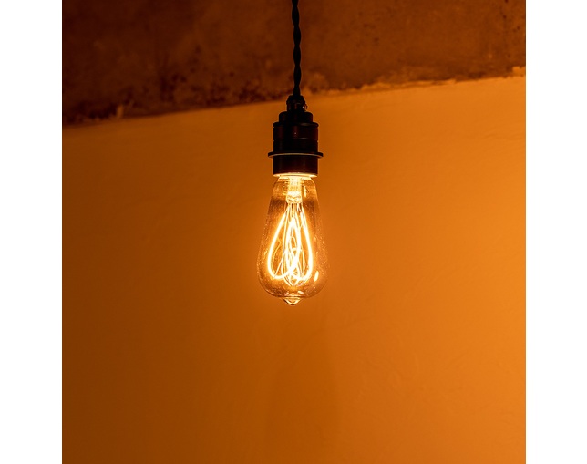 gram eight カーブ　エジソン　LEDデコレーション電球　E26の写真