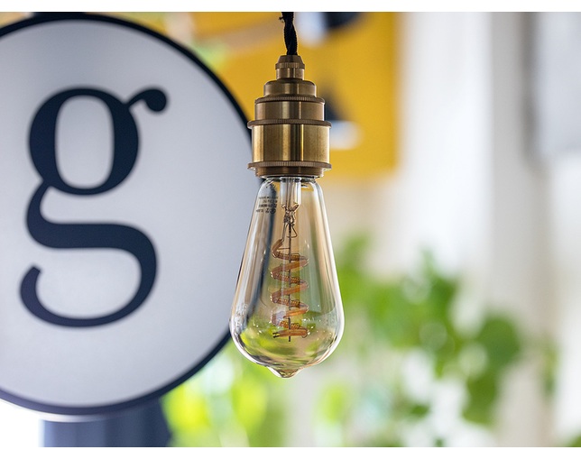 gram eight ハーフ　エジソン　スマートLED電球　E26の写真