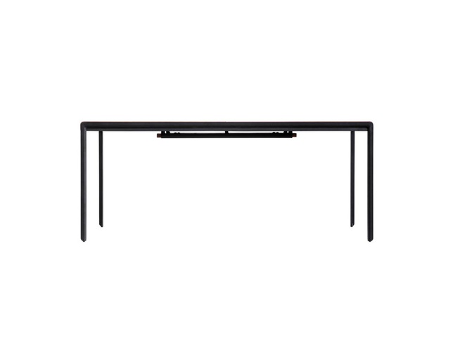 LaForma NADYRIA テーブルの写真