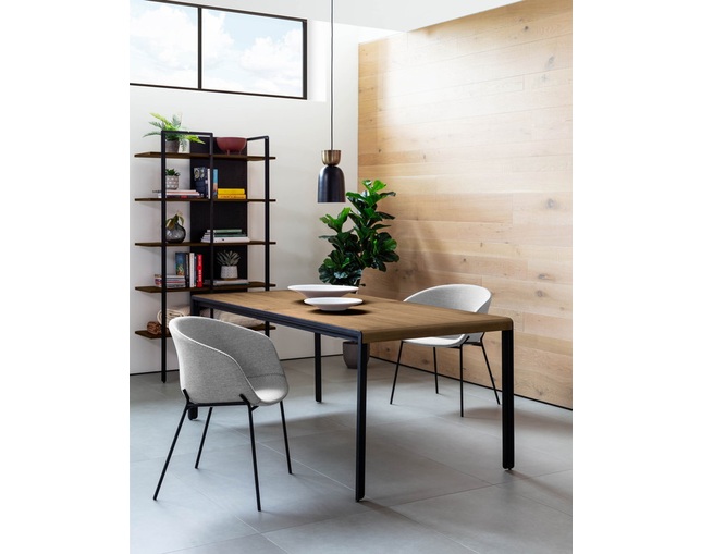 LaForma NADYRIA テーブルの写真