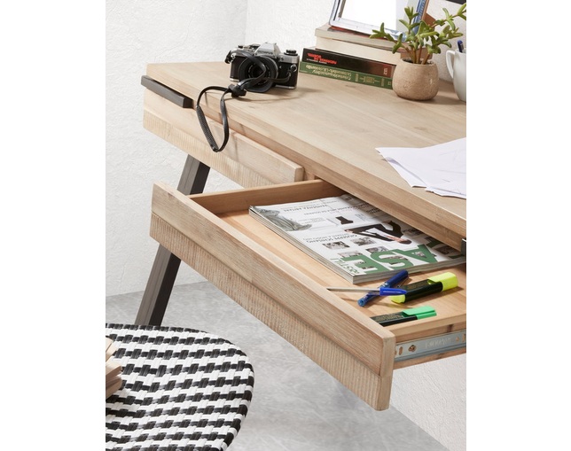 LaForma THINH デスクの写真