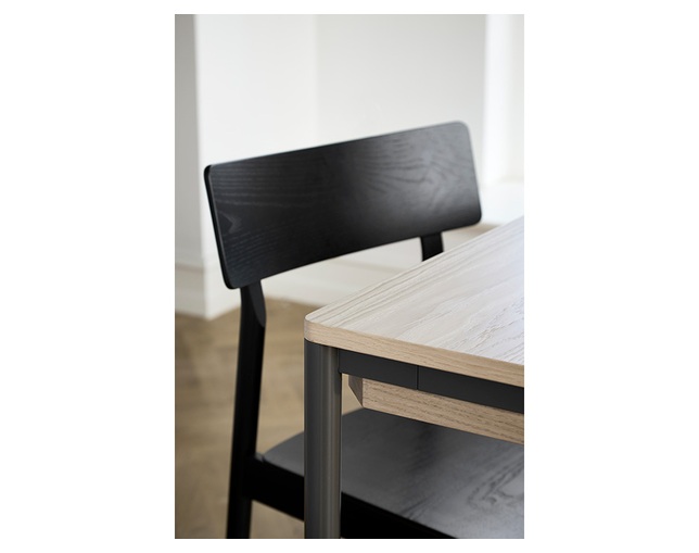 WOUD Pause ダイニングチェア 2.0の写真