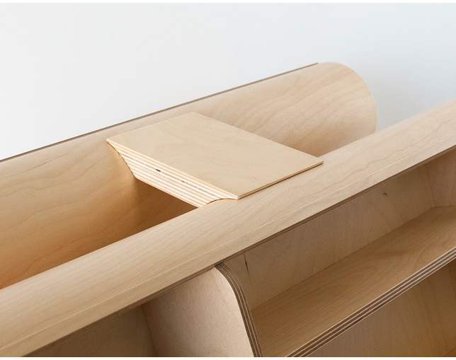 ISOKON Penguin Donkey ブックケースの写真