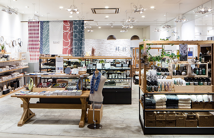 ACTUS+STYLE 菖蒲店 WINTER SALEのカルーセル画像6