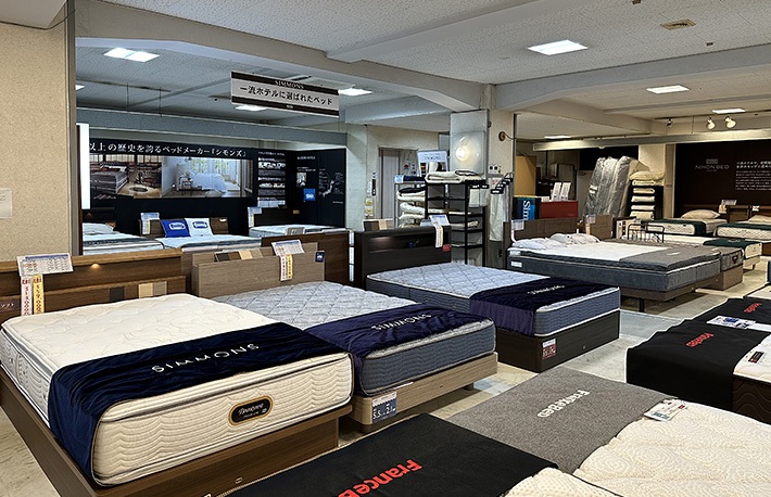 創業96年 家具･インテリアの亀屋百貨店「最終 完全閉店セール」5/25～6/2のカルーセル画像12