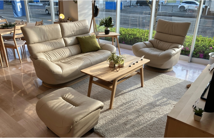 カリモク家具静岡ショールーム「年に一度のリフレッシュクリアランス」5/17～25のカルーセル画像14