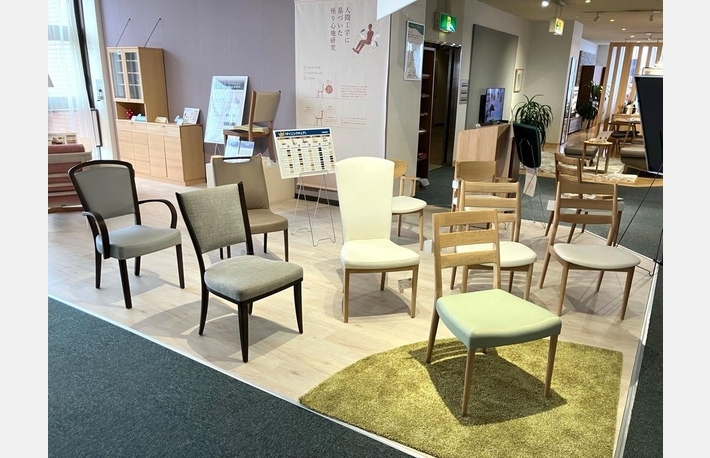 カリモク家具　本社ショールーム「夏のこだわり家具フェア」8/9～8/17のカルーセル画像5