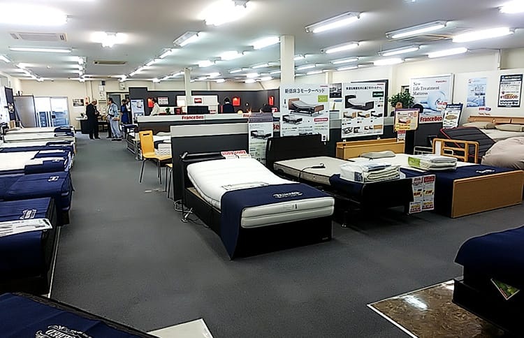 フランスベッド箕面倉庫 「WEB限定ベッド大商談会」11/8(土)～9(日)のカルーセル画像1