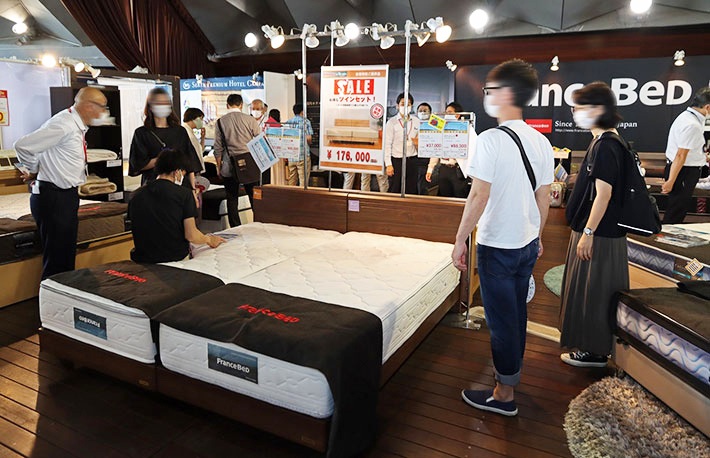 家具の大特価セール【第156回横浜グランドインテリアフェア】in 横浜港大さん橋ホール(3/20-22)のカルーセル画像24