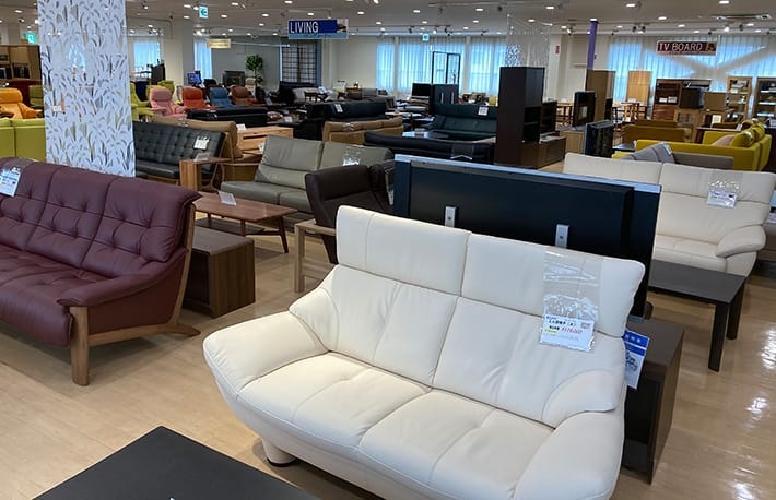 カリモク家具 鶴見アウトレット 展示現品ワケありフェア1/31～2/1のカルーセル画像6