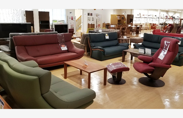 カリモク家具 鶴見アウトレット10/4～10/5 「理由あり家具フェア」のカルーセル画像5