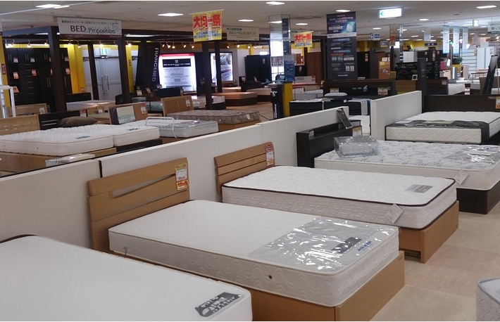 商品総入れ替え「売りつくしセール」 in 尾張旭店 9/6～9/15のカルーセル画像3