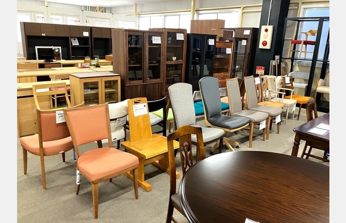 カリモク家具 緒川アウトレット「春のアウトレット家具フェア」4/3～4/12のカルーセル画像9