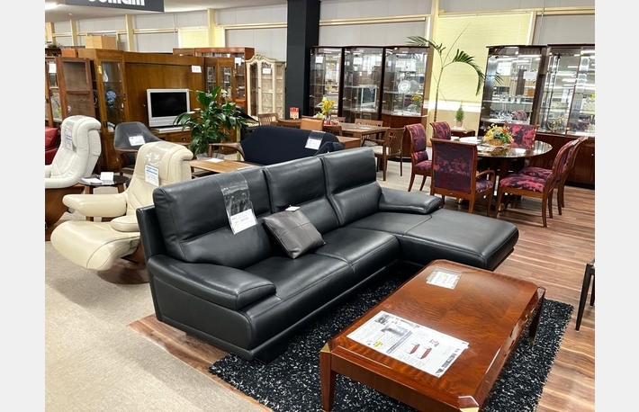 カリモク家具 緒川アウトレット「春のアウトレット家具フェア」4/3～4/12のカルーセル画像3