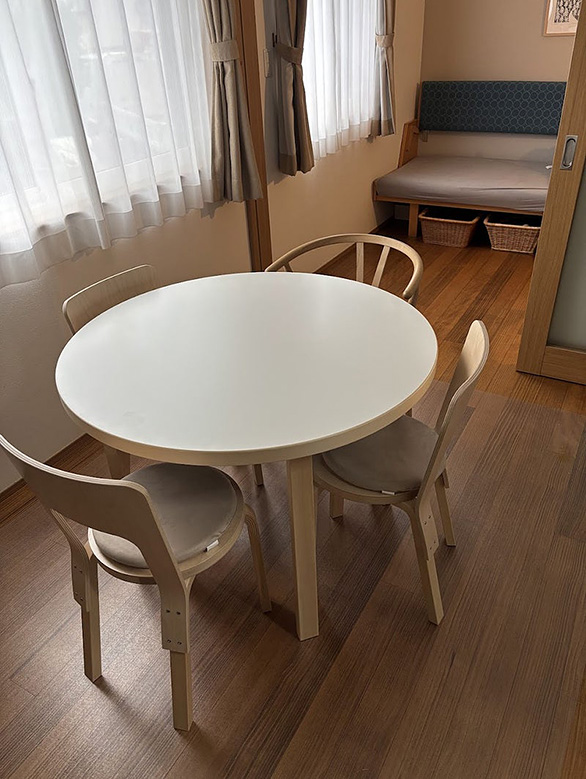 TABLE 90A・B・C・D(90A・B・C・D テーブル)[タブルーム]