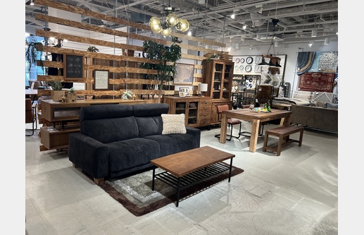 CRASH GATE 福岡天神店 × 関家具ショールーム(クラッシュゲート